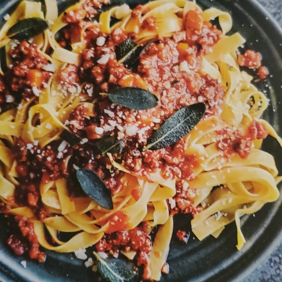 NEW THE PRESSURE COOKER COOKBOOK - Picture 3 of 8